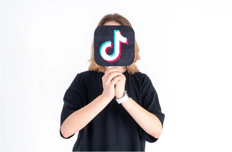 Разом із PlayCity з TikTok зникли ще акаунти, які рекламували нелегальні азартну рекламу.